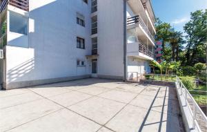 Budova, v ktorej sa apartmán nachádza