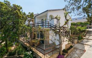 Gallery image of Holiday Home Zastrazisce 13 in Selca kod Bogomolja