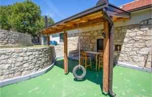 Patio nebo venkovní prostory v ubytování Gorgeous Home In Metkovic