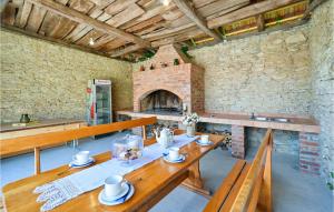 Fotografia z galérie ubytovania Awesome Home In Breznicki Hum v destinácii Donje Makojišće