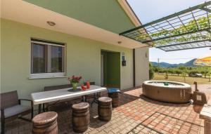 Fotografia z galérie ubytovania Two-Bedroom Holiday Home In Stasevica v destinácii Staševica