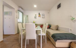 Φωτογραφία από το άλμπουμ του Stunning Apartment In Vir With Wifi σε Vir