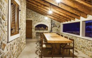 Fotografia z galérie ubytovania 4 Bedroom Nice Home In Vodice v destinácii Vodice