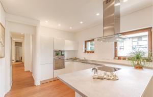 A kitchen or kitchenette at Gorgeous Home In Borgo San Dalmazzo Cn