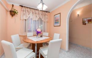 Posezení v ubytování 2 Bedroom Nice Apartment In Rijeka