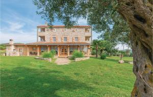 Vonkajšia záhrada v ubytovaní Awesome Home In Rovinj + 30 fotografií