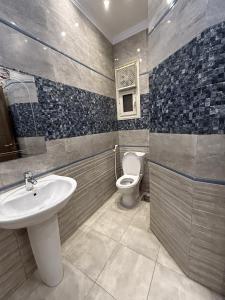 Modern 3-BR in New Cairo Lotus的一间浴室