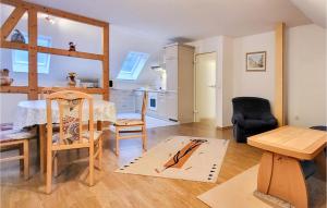 Køkken eller tekøkken på Stunning Apartment In Goslar With Wifi