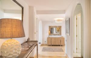 Posteľ alebo postele v izbe v ubytovaní Gorgeous Home In Marbella