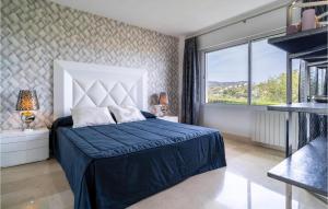 Posteľ alebo postele v izbe v ubytovaní Gorgeous Home In Marbella + 17 fotografií