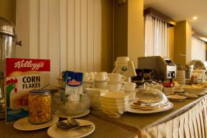 Makanan di atau berdekatan hotel