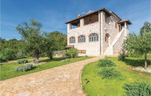 Vonkajšia záhrada v ubytovaní Holiday Home Banki V