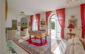 A seating area at Beautiful Home In Castiglion Fiorentino