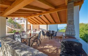 Balkón alebo terasa v ubytovaní Cozy Apartment In Labin With Sauna
