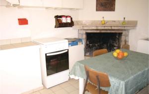 Kuchyň nebo kuchyňský kout v ubytování Holiday Home Prapatna Bb I