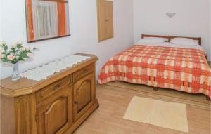 Postel nebo postele na pokoji v ubytování Holiday Home Prapatna Bb I