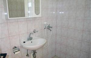 Koupelna v ubytování Holiday Home Prapatna Bb I