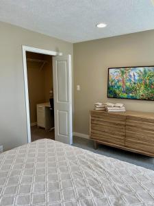 TV a/nebo společenská místnost v ubytování Five Gables B&B