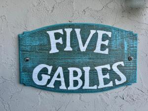 Fotografie z fotogalerie ubytování Five Gables B&B v destinaci Qualicum Beach