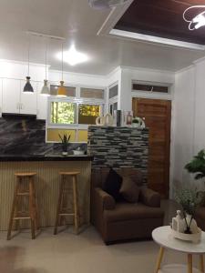 Η κουζίνα ή μικρή κουζίνα στο EMILIEZ PLACE