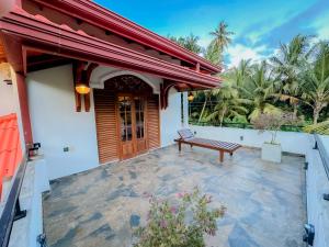 Giardino di Solace Inn RESIDENCE - 5 Min Walk to Beach