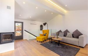 Istumisnurk majutusasutuses 2 Bedroom Nice Home In Icici