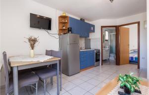 Kuchyň nebo kuchyňský kout v ubytování Nice Apartment In Jablanac With Kitchen