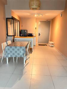 TV a/nebo společenská místnost v ubytování Apartment in Batu Kawan + 3 fotografie