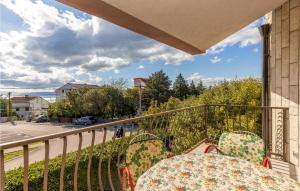 Balkón alebo terasa v ubytovaní Lovely Apartment In Jadranovo With Wifi + 20 fotografií