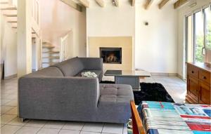 Posedenie v ubytovaní 3 Bedroom Beautiful Home In Erquy