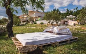 Zahrada ubytování Three-Bedroom Holiday Home In Labin