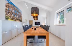 Fotografie z fotogalerie ubytování Cozy Home In Cambarelici v destinaci Potpićan