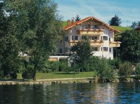 Galeriebild der Unterkunft Gästehaus Guggomos "Hopfen am See" in Füssen