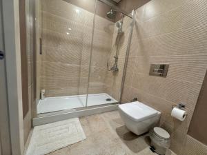 Ένα μπάνιο στο Luxury Flat for Embassies & GM +21 φωτογραφίες