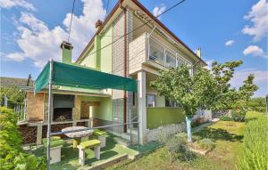 Budova, v ktorej sa apartmán nachádza