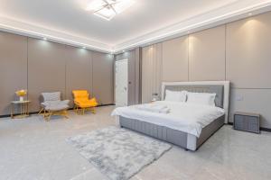 Postel nebo postele na pokoji v ubytování T M L-Jomtien Beach 4 bedrooms - independent swimming pool and KTV