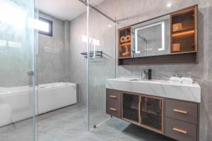 Koupelna v ubytování T M L-Jomtien Beach 4 bedrooms - independent swimming pool and KTV