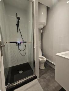 Koupelna v ubytování Appartement centre de Paris 19