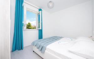 Posteľ alebo postele v izbe v ubytovaní One-Bedroom Apartment In Cavtat