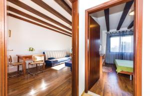 Część wypoczynkowa w obiekcie Holiday Home Bibinjskih Mlikaric Bb Iv