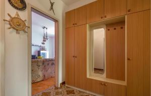 Fotografie z fotogalerie ubytování Stunning Apartment In Koromacno v destinaci Koromačno
