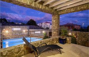 Bazén v ubytovaní Pet Friendly Home In Krk alebo v jeho blízkosti