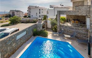 Bazén v ubytovaní Pet Friendly Home In Krk alebo v jeho blízkosti + 37 fotografií