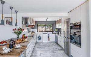 Η κουζίνα ή μικρή κουζίνα στο Villa Las Vistas