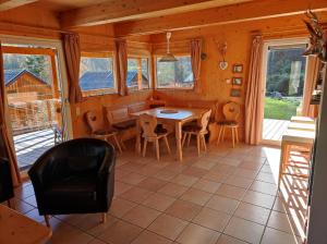 Istumisnurk majutusasutuses Panorama-Chalet Alpenglöckchen
