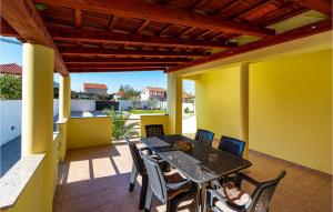Balkón nebo terasa v ubytování Two-Bedroom Holiday Home In Sokusan
