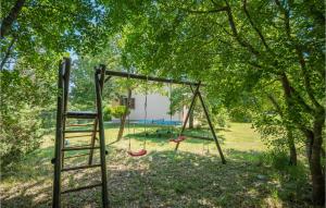 Zahrada ubytování Two-Bedroom Holiday Home In Bale + 30 fotografií