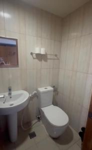 マニラにあるJohnStayのギャラリーの写真