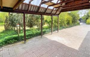 Κήπος έξω από το 3 Bedroom Gorgeous Home In Lauwersoog