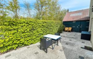 Κήπος έξω από το 3 Bedroom Gorgeous Home In Lauwersoog